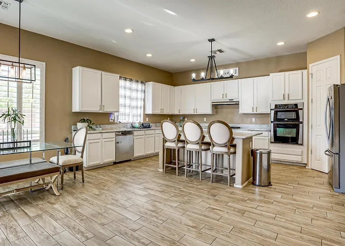 Holiday home Desert Oasis W/ Fire Pit: 6 Mi To Cardinals Games Glendale