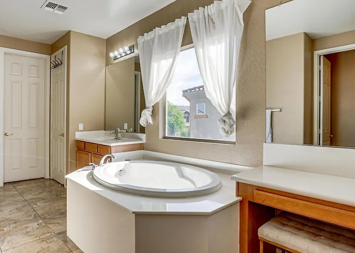 Holiday home Desert Oasis W/ Fire Pit: 6 Mi To Cardinals Games Glendale