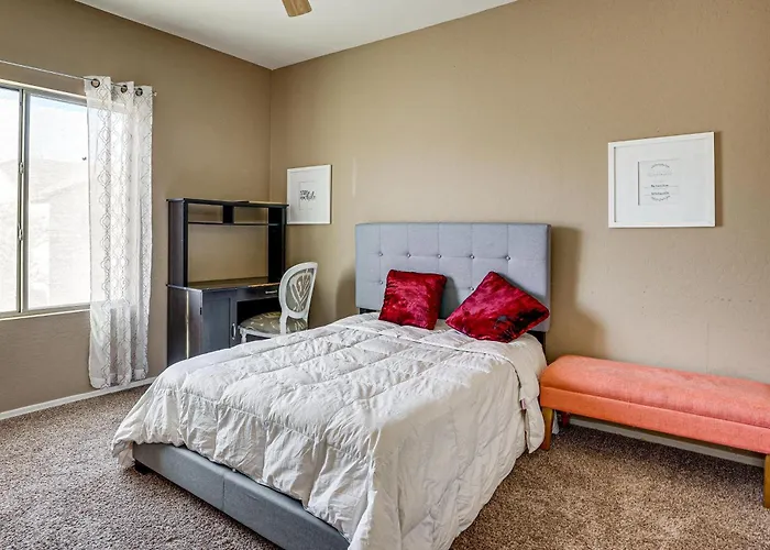 Desert Oasis W/ Fire Pit: 6 Mi To Cardinals Games * Glendale