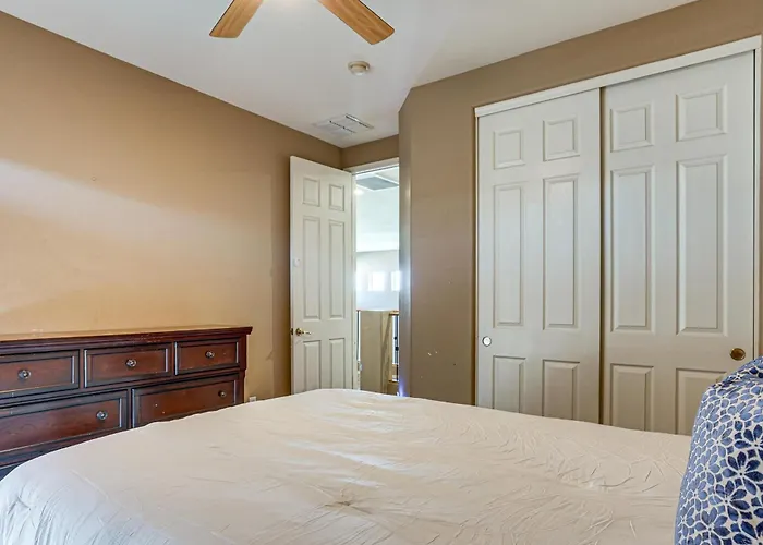 Desert Oasis W/ Fire Pit: 6 Mi To Cardinals Games Holiday home