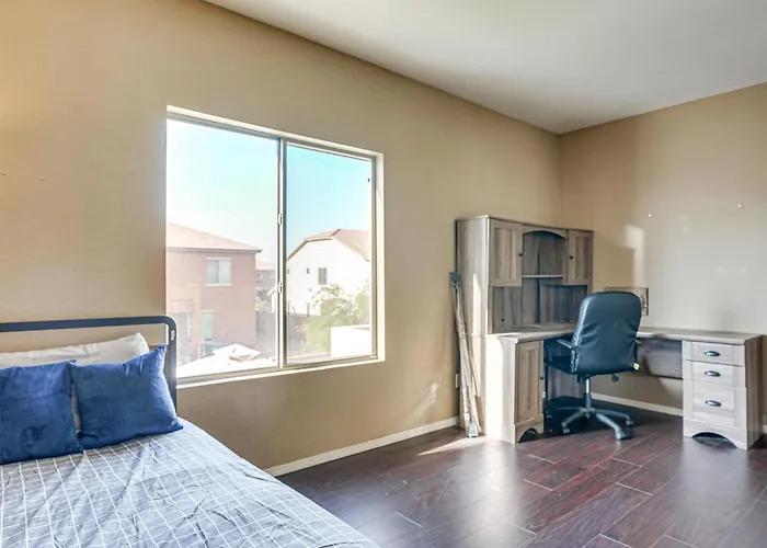 Desert Oasis W/ Fire Pit: 6 Mi To Cardinals Games Holiday home