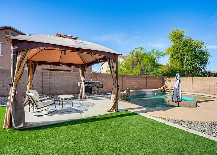 Desert Oasis W/ Fire Pit: 6 Mi To Cardinals Games * Glendale