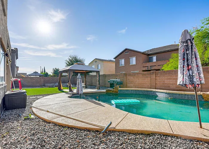 Desert Oasis W/ Fire Pit: 6 Mi To Cardinals Games Glendale